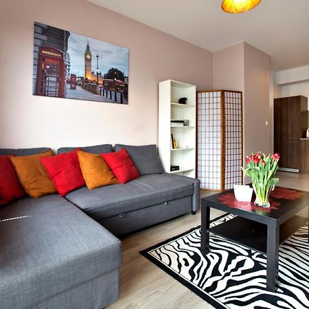 Airport Okecie Klobucka P&O Serviced Apartments ワルシャワ エクステリア 写真
