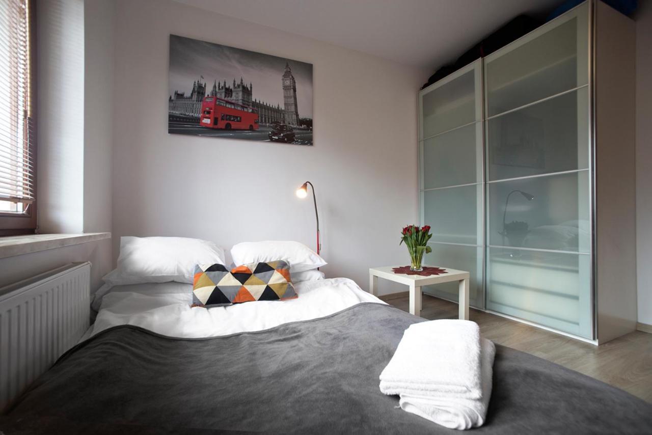 Airport Okecie Klobucka P&O Serviced Apartments ワルシャワ エクステリア 写真