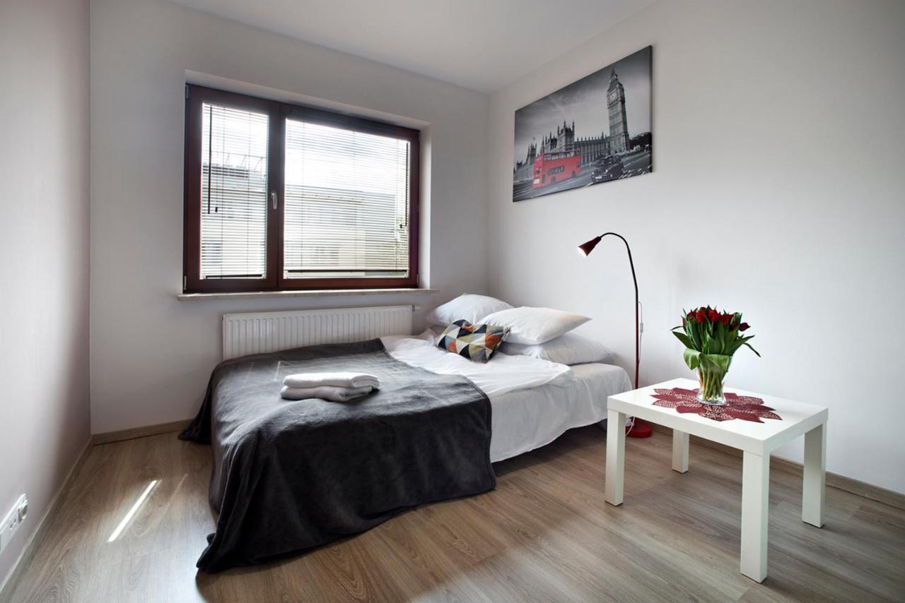 Airport Okecie Klobucka P&O Serviced Apartments ワルシャワ エクステリア 写真
